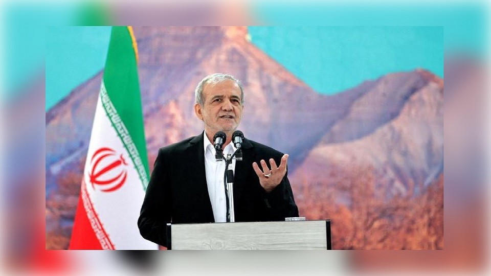 যুক্তরাষ্ট্র যদি সামরিক পদক্ষেপ নেয়, এতে তাদের সমস্যাই বাড়বে: ইরানের প্রেসিডেন্ট