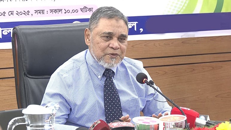 নির্বাচনকে গ্রহণযোগ্য করতে নিরপেক্ষ রেফারির ভূমিকায় থাকতে চায় কমিশন: সিইসি