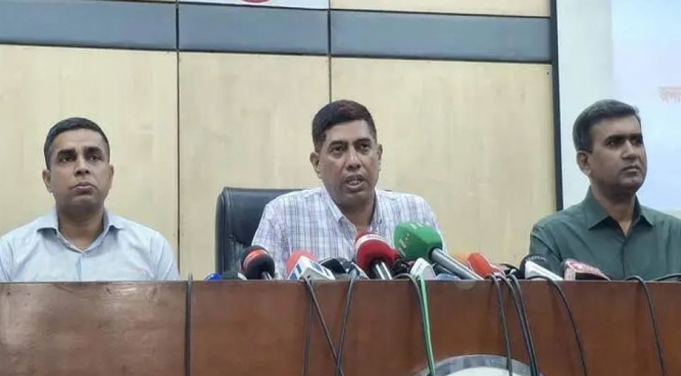 ১৩ নভেম্বরের লকডাউন নিয়ে আতঙ্কের কিছু নেই: ডিবি প্রধান