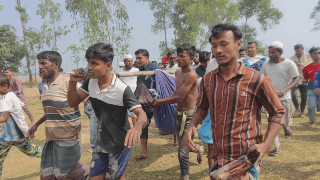 টেকনাফ সীমান্তে আরাকান আর্মির পুঁতে রাখা মাইন বিস্ফোরণে বাংলাদেশির পা বিচ্ছিন্ন