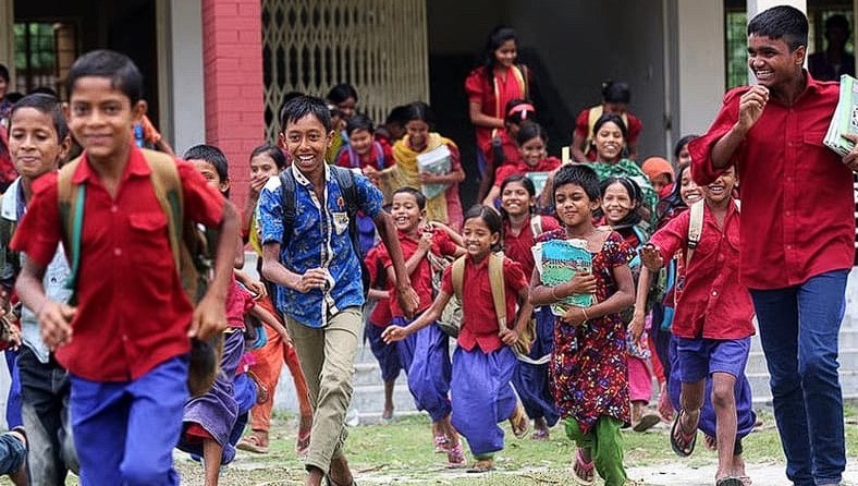 আজ থেকে লম্বা ছুটিতে যাচ্ছে দেশের শিক্ষাপ্রতিষ্ঠানগুলো
