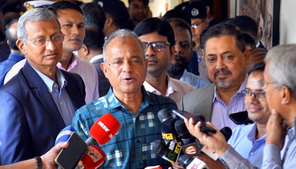 হাসিনার মৃত্যুদণ্ডের রায়কে ঘিরে দেশে অস্থিরতা নেই : স্বরাষ্ট্র উপদেষ্টা